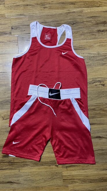 баксерский перчатки: Боксерский комплект Форма Nike цена 1500 (размер xxl) одевали пару
