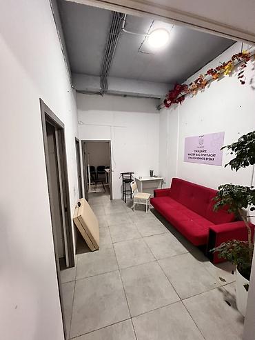 Коммерческая недвижимость: Сдаю Офис целиком: 80 м², В жилом комплексе — 4