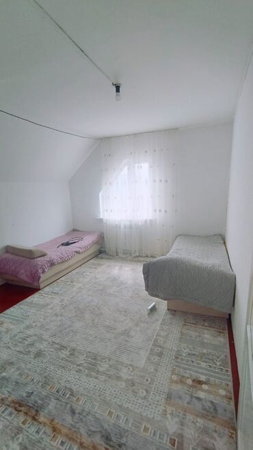 сдаю дом на длительный срок рядом просп жибек жолу бишкек: 150 м², 6 комнат, Утепленный, Теплый пол, Бронированные двери