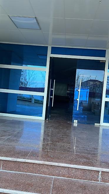 İcarəyə ofislər: İcarəyə verilir – ofis otağı - Müasir biznes mərkəzində işıqlı və — 2