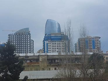 Mənzillər: Bakı, 3 otaqlı, Köhnə tikili, m. 28 may, 90 kv. m — 2