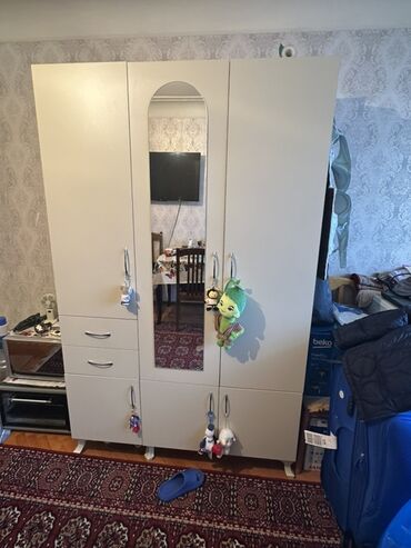 Quruducular: Açılan, 3 qapılı Düz dolab, Qarderob, paltar dolabı