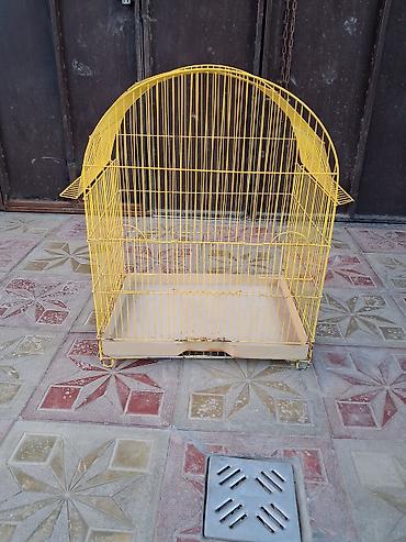 qus nomreleri: Sarı metal quş qəfəsi - Material: toz boyalı metal karkas, plastik — 2