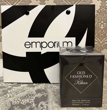 Ətriyyat: Original Kilian parfum,Emporiumnan 550 azn alinib,istifade olunmayib