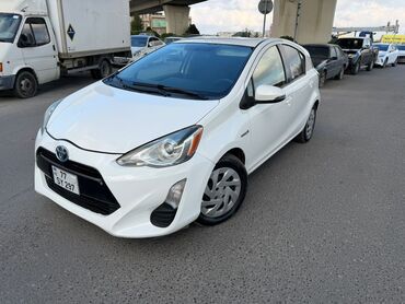 Toyota: Toyota Prius: 1.5 l | 2016 il Hetçbek — 1