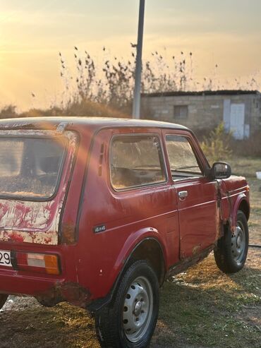 VAZ (LADA): VAZ (LADA) 4x4 Niva: 1.6 l | 1982 il Sedan — 3