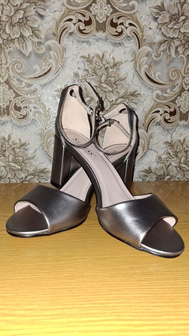 eqa shoes ecemi unvan: Ölçü: 37, rəng - Gümüşü, Yeni