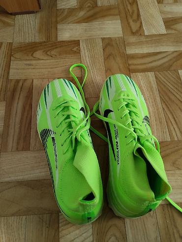 Легкие беговые кроссовки Nike Zoom в неоново‑салатовом цвете