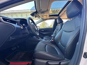 тайота и: Toyota Corolla: 2021 г., 1.8 л, Гибрид, Седан — 9