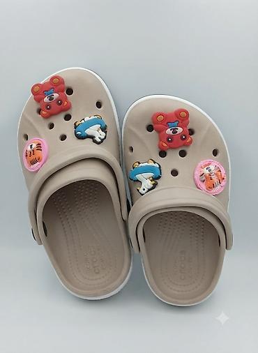 crocs: Uşaq üçün bəzəkli rezin tərzli sandal/klok. - Rəng: bej (açıq qum — 1