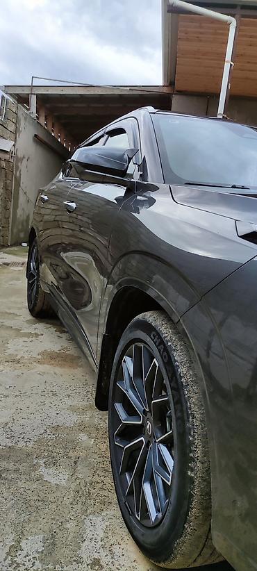 235 55 17: Changan Uni-T: 1.5 l | 2025 il 21000 km Krossover — 2