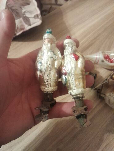 Yeni il oyuncaqları və bəzəkləri: Məhsul: Köhnə yolka bəzəkləri – 5 ədəd klipsli oyuncaqlar Təsvir: - — 4