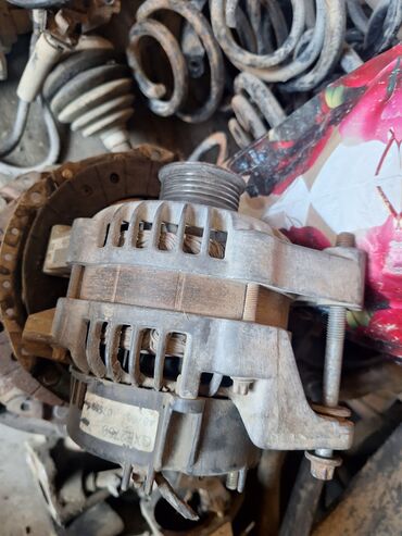 Другие детали для мотора: Автозапчасти с разборки Ассортимент на фото: - Амортизаторные стойки — 4