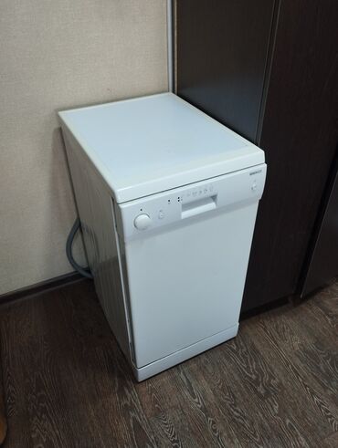 Техника и электроника: Посудомойка BEKO 
Вместимость 8 комплектов
Полностью рабочая