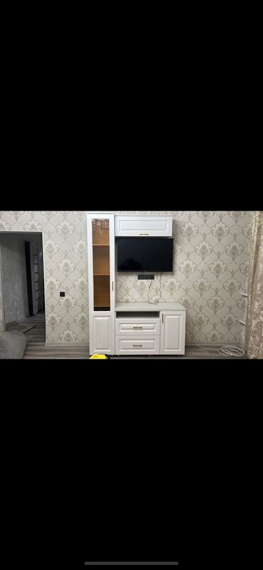 мебельный станки: Гарнитур для зала, Тумба под ТВ, цвет - Белый, Новый