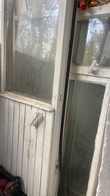 шпатель для текстуры дерева: Деревянная балконная дверь с верхним остеклением и филёнчатой нижней