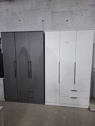 Шифоньеры: В прдоже трехстворчетый шкаф с разными расцветками размером — 8