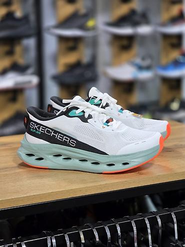 для пяток: Мужские кроссовки, 43, 42, 44, Skechers, Новый, цвет - Белый, Самовывоз — 1