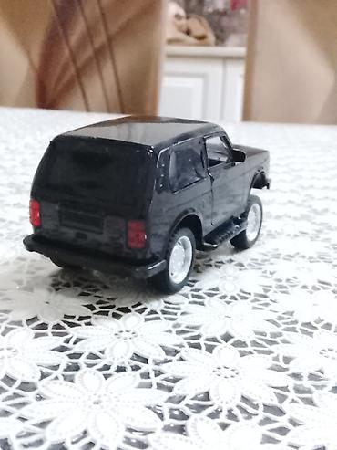xrustal vaz: Maket avtomobil – LADA 4x4 (Niva) model xətti - Miqyas: təxmini — 3