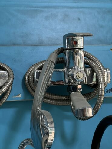 бачок для душа летнего: Смеситель для ванны/душа с ручным душем - Тип: однорычажный смеситель