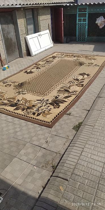 тв 65 дюйм: Палас производство Турция. Б/у нужна чистка. Пятен и ожогов от утюга — 2