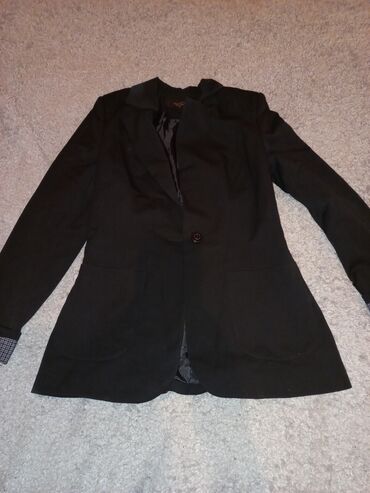 342 объявлений | lalafo.kg: Классический женский пиджак, очень хорошего качества, модель