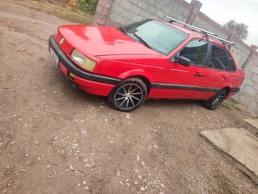 Volkswagen: Volkswagen Passat: 1991 г., 1.8 л, Механика, Бензин, Седан