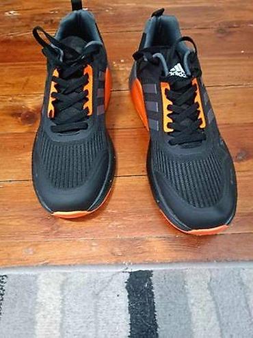 Patike: Adidas
brojevi 41 do 46
cena 3200 dinara — 6