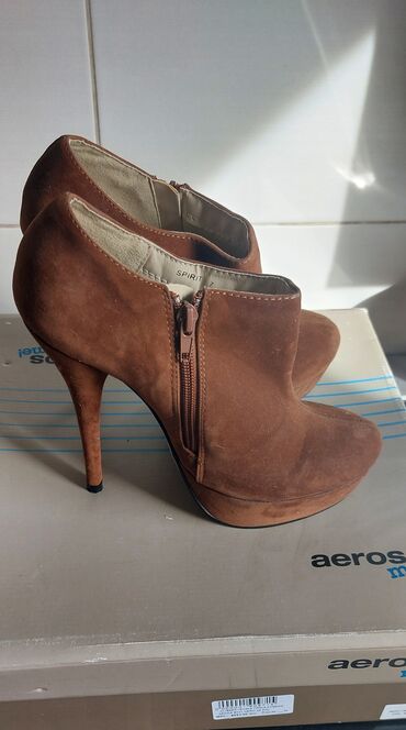 mistery shoes: Ankle boots, 39