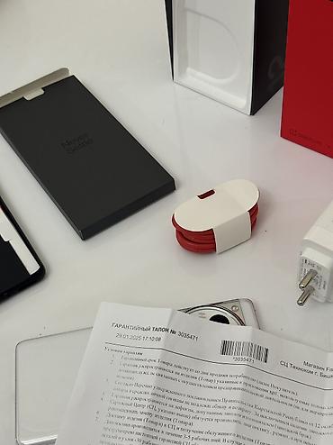 OnePlus: OnePlus 12, Б/у, 256 ГБ, цвет - Белый, 2 SIM — 14