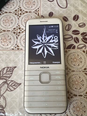 nokia 1100 satilir: Nokia 8000 4G, 32 GB, rəng - Ağ, Zəmanət, Düyməli, İki sim kartlı