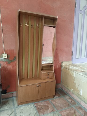 Мебель для дома: Dəhliz üçün geyim asılqanı və konsol dəsti - Material: ağac rəngli