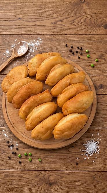 пирожки оптом: Домашняя выпечка: пирожки, курники и блины - Пирожки: румяные, на — 1