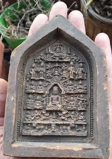 Figure: Original hand pressed Terracotta Buddha. Made in the 11th to 12th — 6
