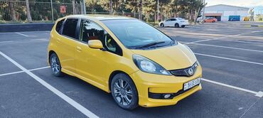 срочно срочно продам машину: Honda Fit: 2012 г., 1.5 л, Вариатор, Бензин, Хэтчбэк