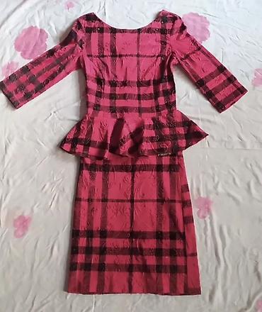 berber qayçı: Qadın paltarı – peplum detalli, qara-qırmızı dama naxışlı - Model — 2