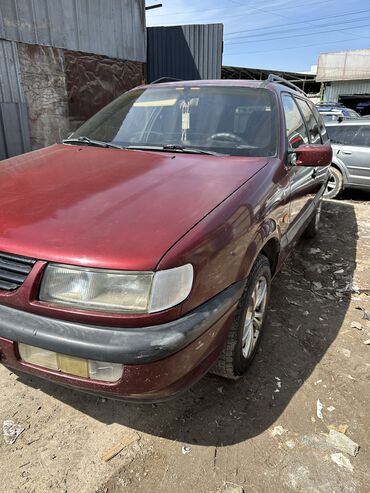 Volkswagen: Volkswagen Passat: 1994 г., 1.8 л, Механика, Бензин, Универсал