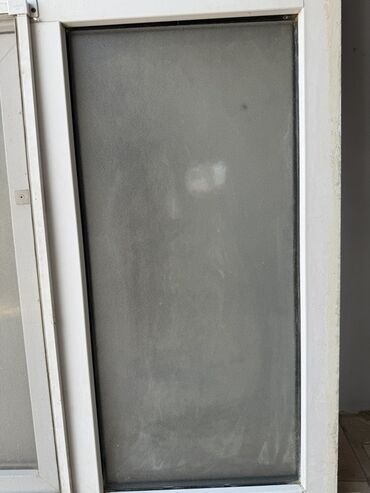 Пластиковые окна: Ağ rəngli, tam istifadeye yararli yeni penceredir setkasi var ve mat