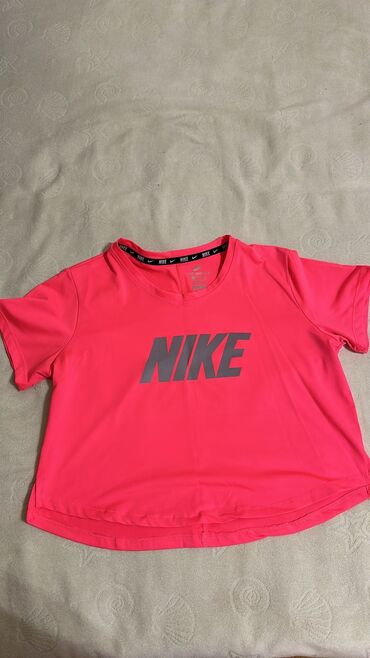 biserli koftalar: Футболка Nike, XS (EU 34), S (EU 36), цвет - Красный