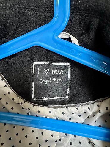 Верхняя одежда: Продам новое пальто Next. Не носили. Дочке не понравился фасон. Размер — 4