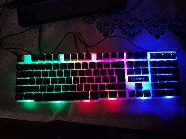 gaming kompüter: İşıqlı və gaming klaviatura axtarırsan elə burada az işlənmiş səliqəli