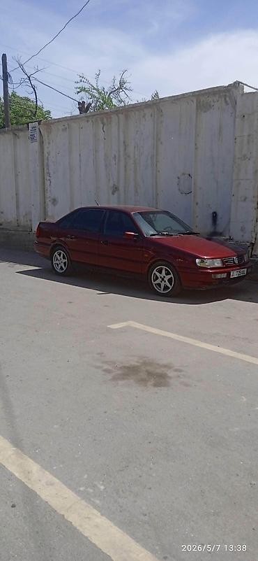 гузку: Volkswagen Passat: 1993 г., 1.8 л, Кол менен иштөөчү, Бензин, Седан — 2