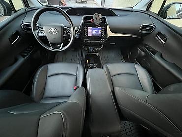 кузов гольф2: Toyota Prius: 2022 г., 1.8 л, Вариатор, Гибрид, Хэтчбэк — 10