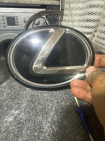 cherry masin: Lexus ön radiator barmaqlığı üçün emblem/2012 - Marka: Lexus (ön — 1