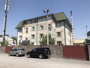 работу охраны: Сдается в аренду 4-этажное здание с цокольным этажом на длительный