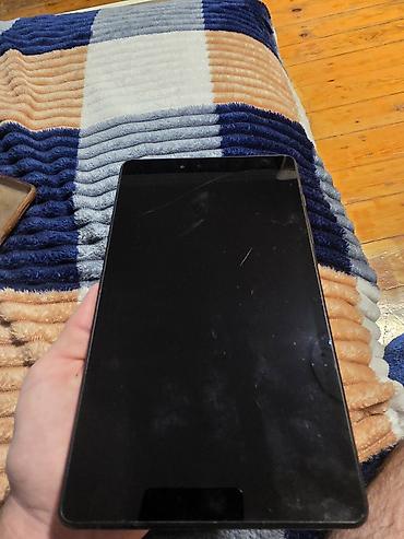 samsung tablet s7: Samsung planşet - Brend: Samsung - Ekran: təxminən 8–9 düym, nazik — 3