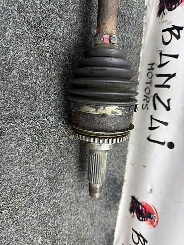 Привод передний Subaru Forester SG5 EJ20, 2004 г. Характеристики: -