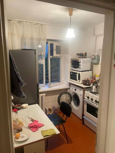 однушка хрущевка: 2 бөлмө, 44 кв. м, Хрущевка, 1 кабат, Косметикалык ремонт