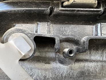 Бампер и комплектующие: Бампер Toyota, Б/у, Оригинал — 12