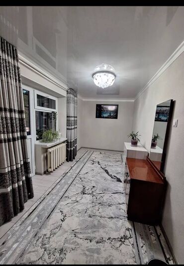 продаю дом ошский рынок: 2 комнаты, 42 м², 104 серия, 2 этаж, Евроремонт